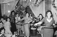 Chafic el Soussi Πάρτι στην οικία της οικογένειας Osseiran Saida, Λίβανος, 1955 Αργυρούχο αρνητικό σε φύλλο acetate 5.6 x 8.7 εκ., Από τη συλλογή του Arab Image Foundation 